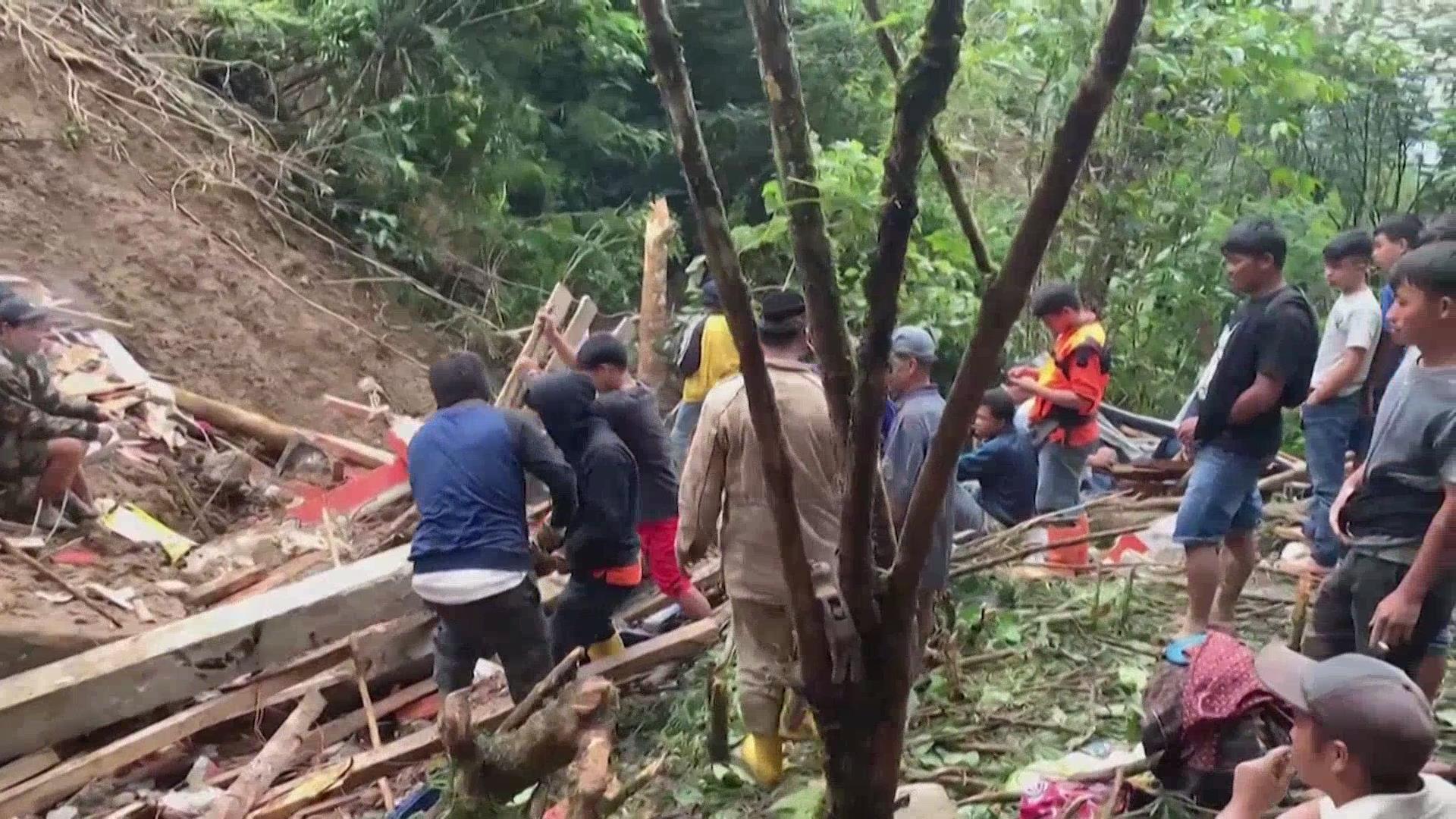 湖南山体滑坡一民宿被冲倒 11人遇难